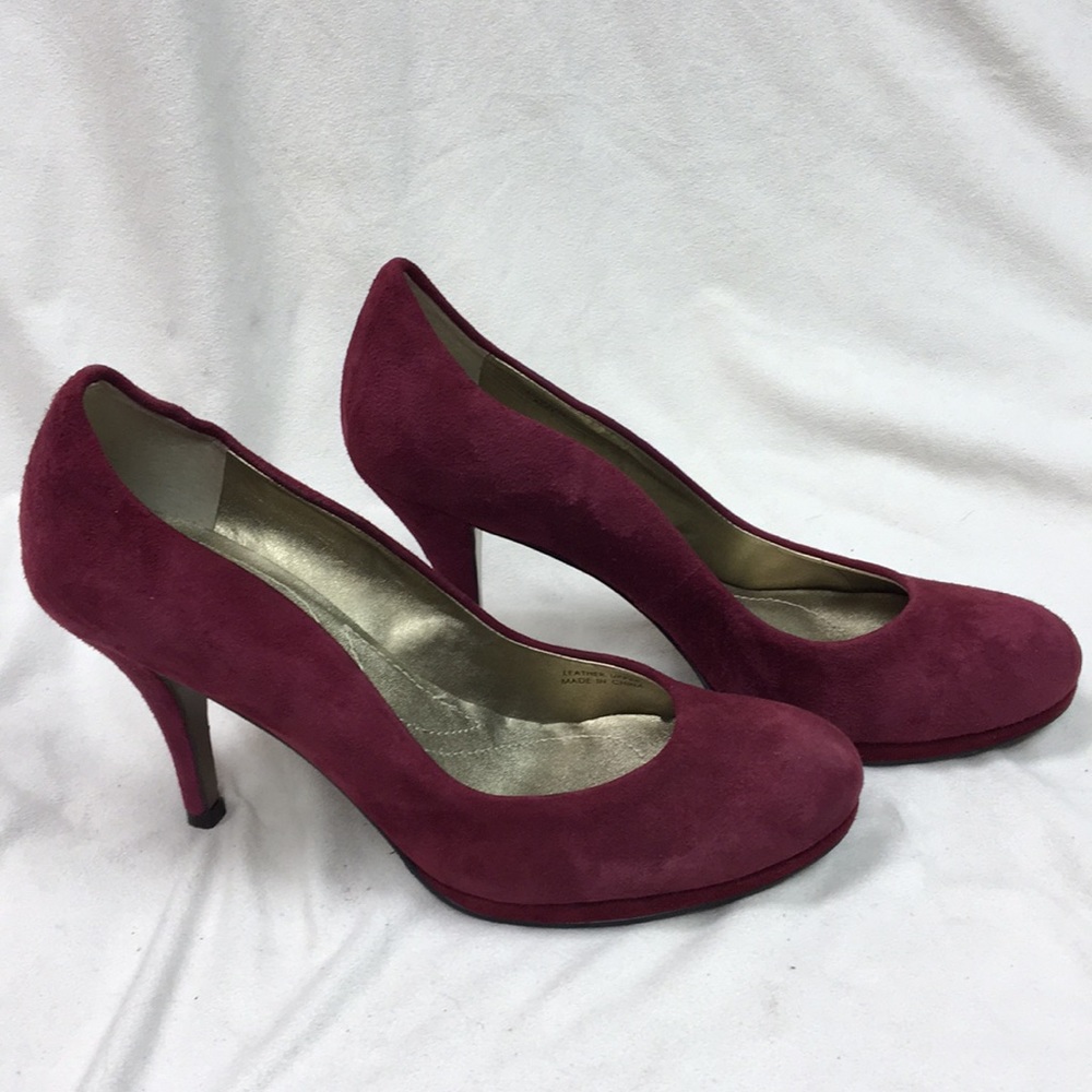 Tahari Burgundy Suede Heels